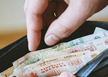 Sindicatele cer salarii mai mari pentru angajații din educație și cercetare