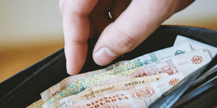 Sindicatele cer salarii mai mari pentru angajații din educație și cercetare