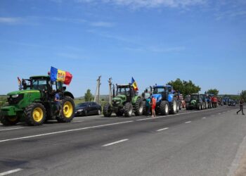 Fermierii sunt privați de bunuri din cauza datoriilor, iar autoritățile continuă să-i hrănească cu promisiuni