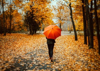 Meteo pentru 5 noiembrie: Vreme mohorâtă în mare parte a țării, cu ploi slabe la nord