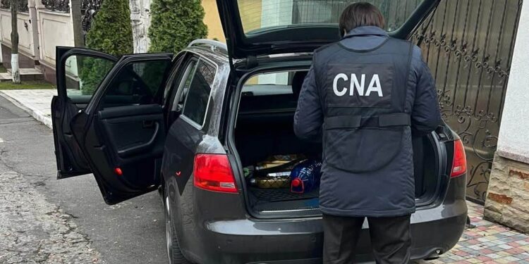 Percheziții de amploare într-un dosar de corupție la eliberarea permiselor de conducere. 23 de persoane au statut de bănuit