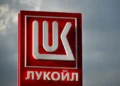 США снова продлили разрешение на операции с зарубежными автозаправками «Лукойл» — теперь до конца апреля