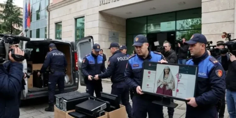 Первый в мире ИИ-министр попался на взятках