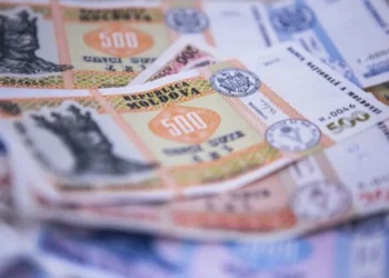 Deficitul crește, dobânzile – plătite de popor. Experți și politicieni despre bugetul 2026