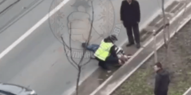 Bărbat lovit de un BMW pe bd. Renașterii: poliția investighează accidentul