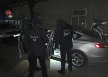 Grup infracțional destructurat: patru persoane reținute pentru tentativă de migrație ilegală și tâlhărie