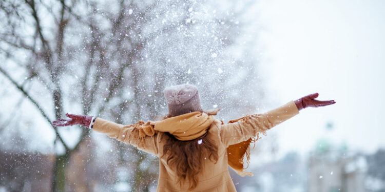 Decembrie, mai cald decât de obicei: meteorologii anunță o lună mai blândă, cu precipitații normale