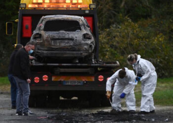 Автомобиль влетел в толпу на рождественском мероприятии во французском Сент-Анне