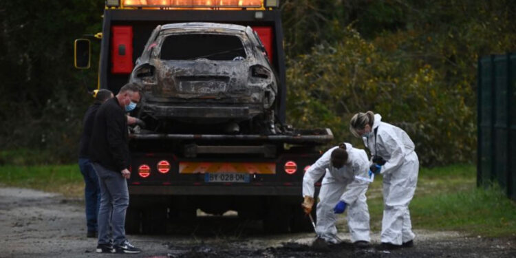 Автомобиль влетел в толпу на рождественском мероприятии во французском Сент-Анне
