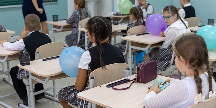 В столице хотят установить минимум и максимум учеников в классе из-за переполненности школ