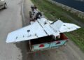 Un locuitor din Pepeni a găsit o dronă pe câmp și a dus-o acasă cu motocultorul |VIDEO
