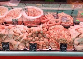 На Центральном рынке выявили нарушения: антисанитарные условия и просрочка