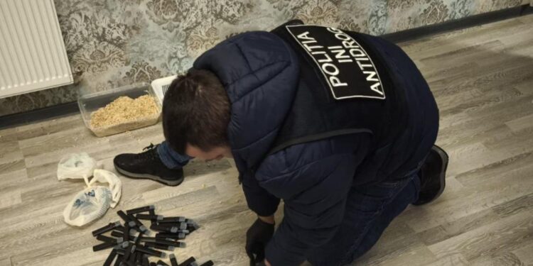 В Кишиневе задержана пара иностранцев за торговлю наркотиками через Telegram