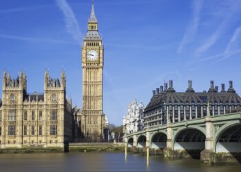 Bloomberg: выпуск авто в Британии упал до 70-летнего минимума