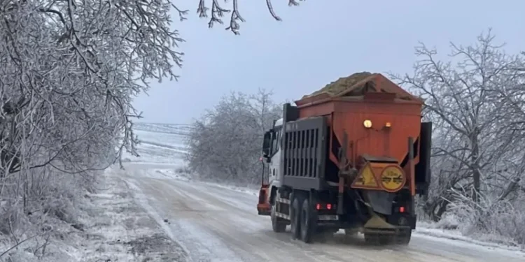 Масштабные последствия непогоды в Молдове: туман, гололед и сотни пострадавших