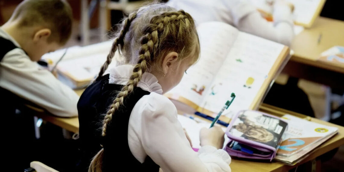 Elevii din Chișinău revin la ore cu prezență fizică începând de luni