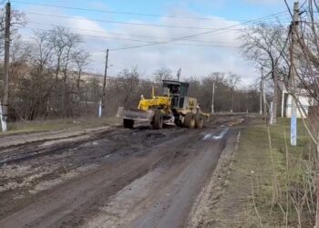 Жители Токуза просят об асфальте, Боля предлагает потерпеть до 2027