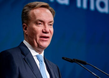 Глава Давосского форума подал в отставку после сообщений о связях с Джеффри Эпштейном