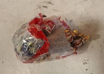 Bomboane cu „aromă” explozivă, la Vama Albița: 50 de cartușe, ascunse într-o pungă cu dulciuri, într-un autocar de pe ruta R. Moldova – Italia