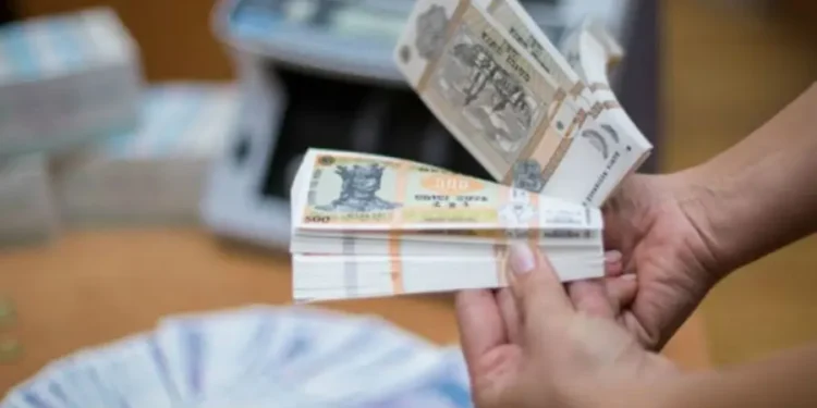 Salariile directorilor ANRE au scăzut de la 120 de mii la 100 de mii