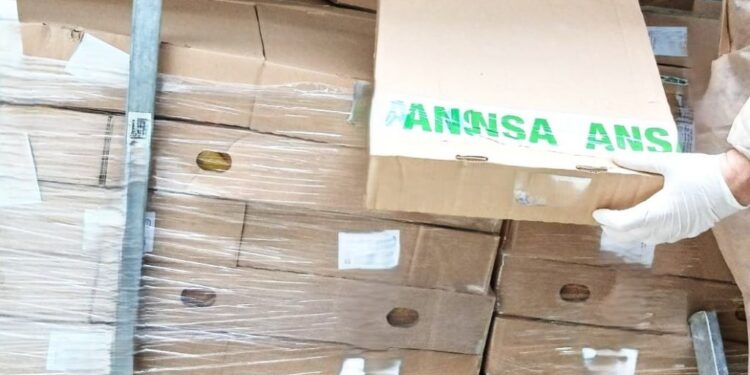 ANSA a blocat la frontieră 21 de tone de carne de pui contaminată cu Salmonella