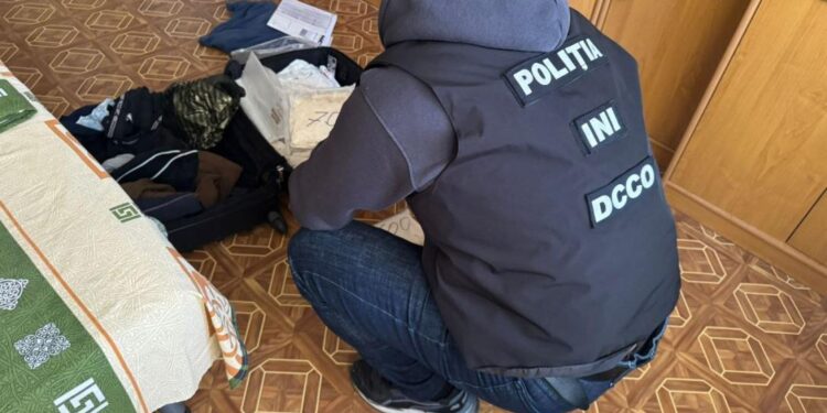 Наркобизнес за решеткой: Заключенный тюрьмы Прункул координировал сеть по продаже наркотиков из Польши