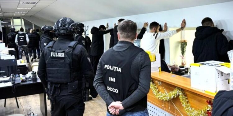 Миллионы долларов на «инвестициях» в пустоту: В Молдове ликвидирован криминальный колл-центр