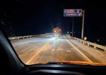 Борьба с гололедом: на дороги Молдовы и столицы выведено более 120 единиц спецтехники