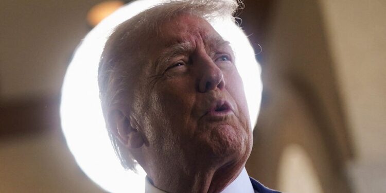 «Надо следить за вторжением»: Трамп пошутил о планах сделать Канаду и Венесуэлу штатами США