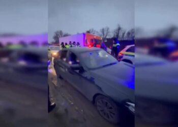 Tinerii care au furat 51 mii lei de la o femeie, într-o bancă din capitală, condamnați la pușcărie: Ce sentință au primit