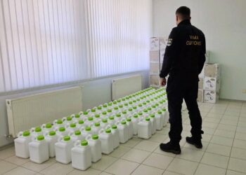 Angajații Serviciului Vamal au contracarat o tentativă de introducere ilegală a 500 litri de substanțe chimice