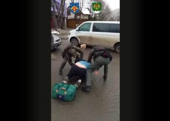 Membru al unui grup infracțional specializat în migrație ilegală, reținut de polițiștii de frontieră