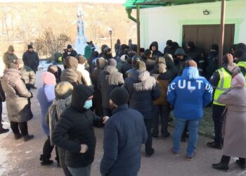 Министр соцзащиты: дети по-прежнему остаются в храме Деренеу