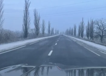 Drumurile naționale, practicabile, dar cu ghețuș în unele zone: AND recomandă prudență
