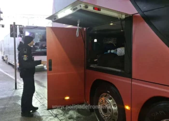 Moldovean prins la Albița cu carte de identitate falsă, încerca să ajungă în Franța