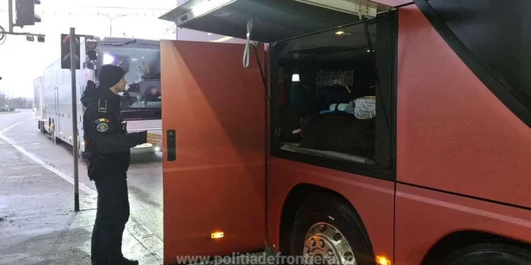 Moldovean prins la Albița cu carte de identitate falsă, încerca să ajungă în Franța