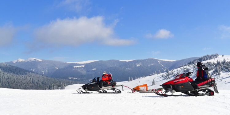 Intervenții pe bandă rulantă la munte. 133 de persoane salvate într-o singură zi