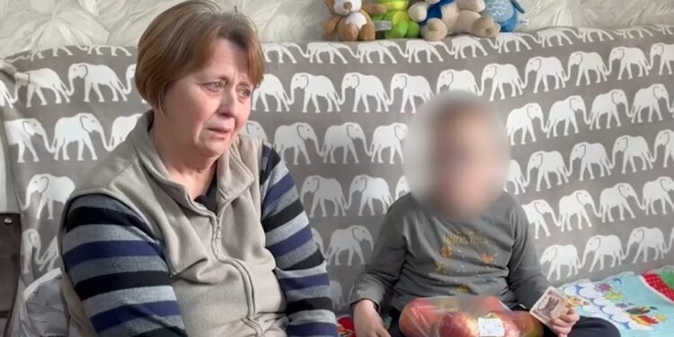 Drama unei bunici care își crește nepoții, după moartea fiicei