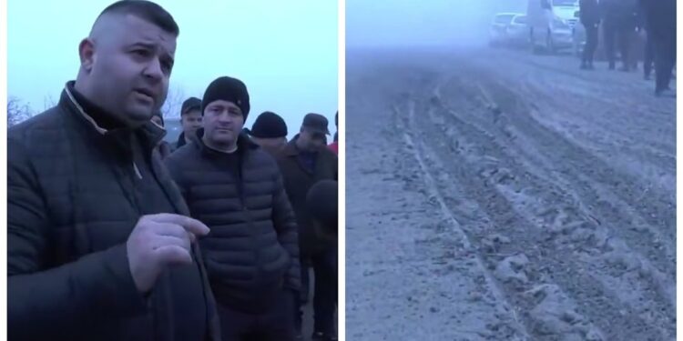 Protest la Tocuz: drumul e distrus, ambulanța nu poate ajunge, mașinile se deteriorează