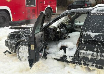 В Слободзее на парковке загорелся автомобиль Volkswagen