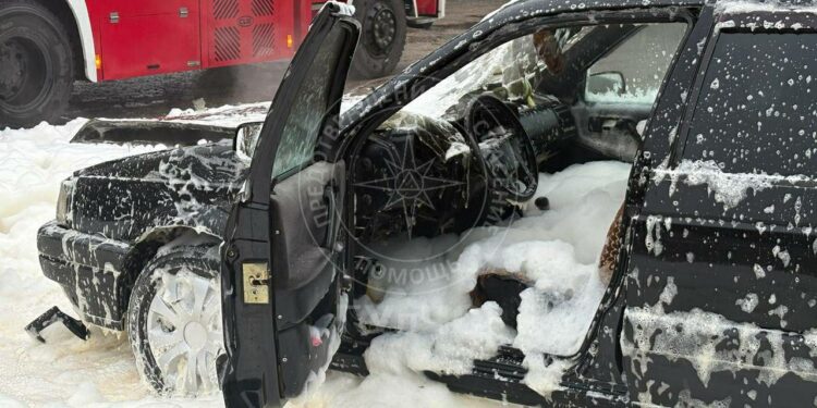 В Слободзее на парковке загорелся автомобиль Volkswagen