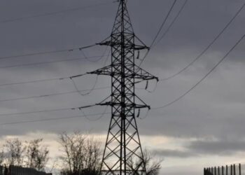 Rețele electrice afectate de vreme, toți consumatorii reconectați