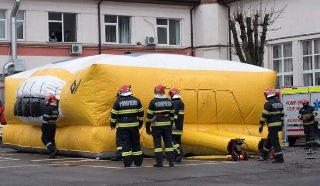 В Дурлештах спасатели ГИЧС спасли 18-летнего юношу, прыгнувшего с 8-го этажа