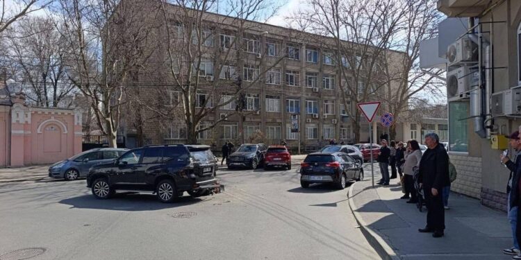 Массовое ДТП в Кишинёве: женщина-водитель потеряла сознание за рулём