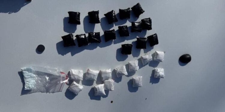 Femeie din Bălți, reținută la Drochia pentru distribuirea drogurilor în ascunzișuri