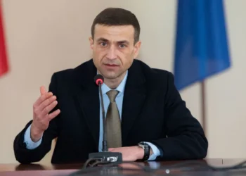 В парламенте предлагают изменить порядок использования языков