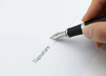 Semnătura de pe factura fiscală va fi parțial anulată