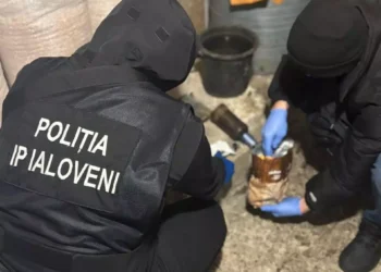 Opinie: Poliția deconspiră executanții afacerilor cu droguri, iar capii au „protecție”.