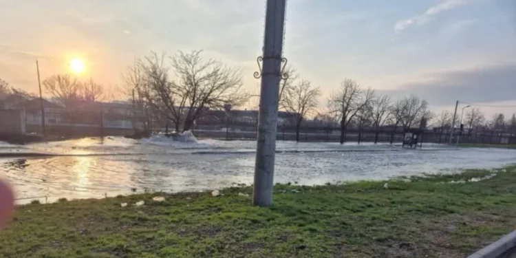 Inundație pe strada Albișoara din Chișinău: explicațiile autorităților