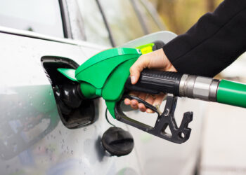 Guvernul limitează vânzarea motorinei în canistre: maxim 20 de litri pe recipient